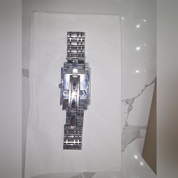 Burberry watch - Picture 4 of 13